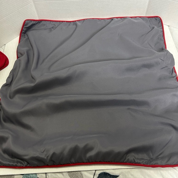 Red and gray 3pc bundle decorative pillow with 2 matching square shams 27”X 27” - Picture 10 of 15